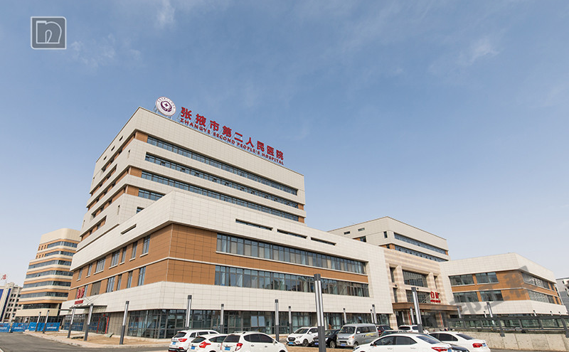 張掖市第二人民醫(yī)院外墻立邦保溫一體板案例效果圖片.png