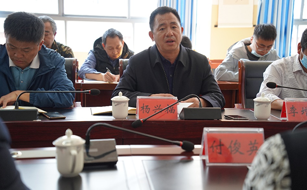 學院代表祿勸職業(yè)高級中學黨總支書記&校長楊興福.png