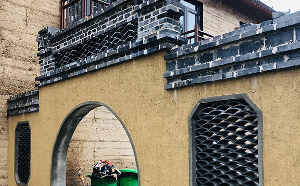 稻草漆景區(qū)外墻裝飾.png